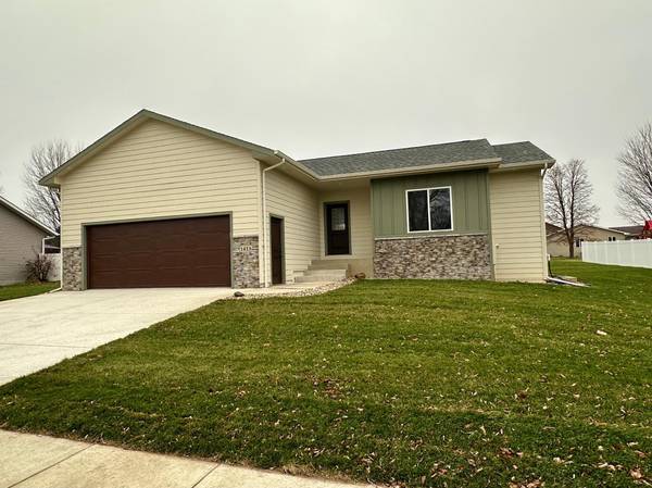 1413 Evergreen DR, Luverne, MN 56156