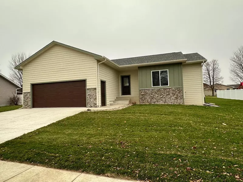 1413 Evergreen DR, Luverne, MN 56156