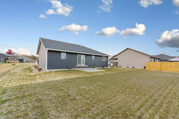 New Ulm, MN 56073,1109 Mack LN