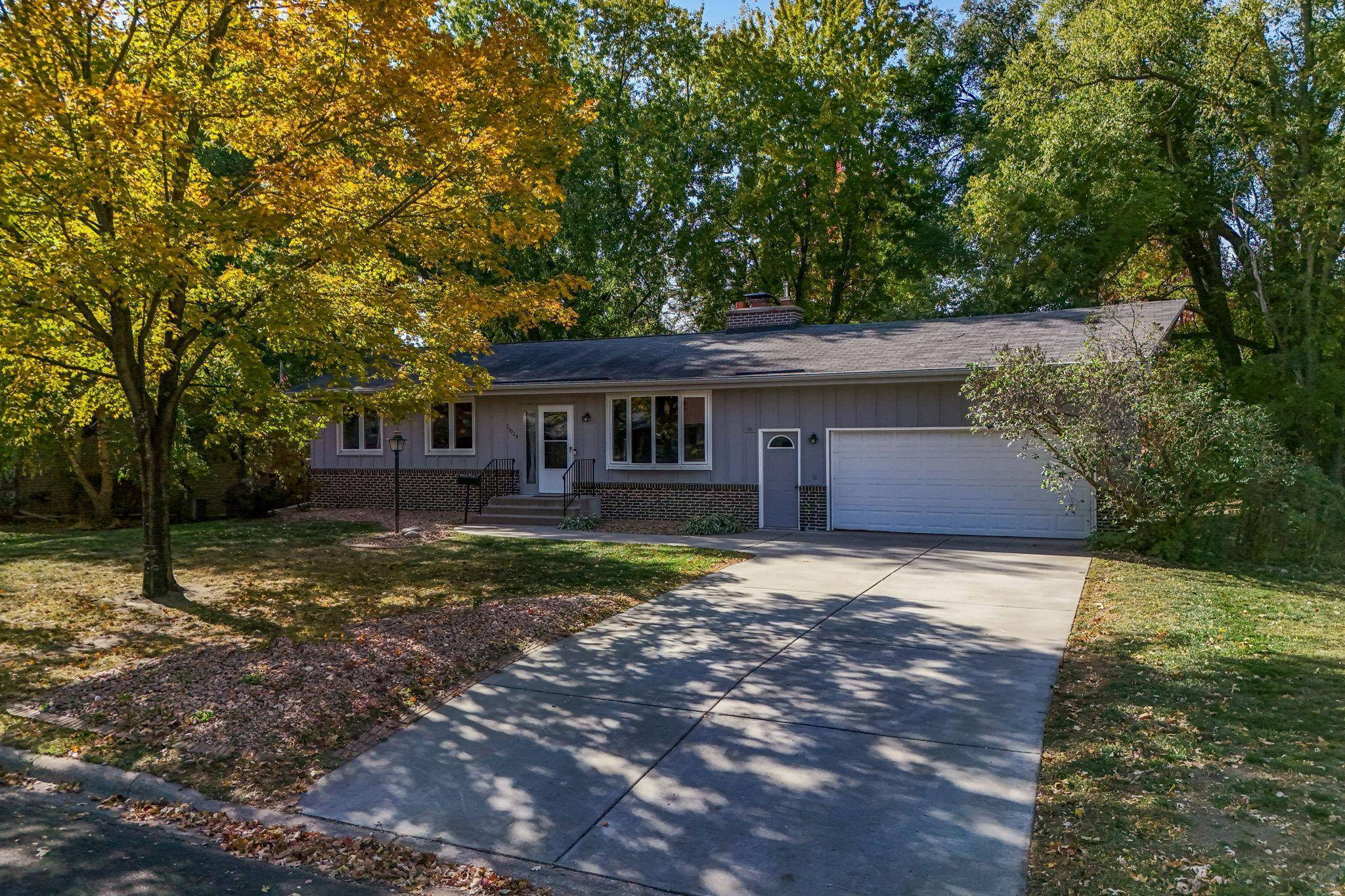 11024 Harrison AVE S, Bloomington, MN 55437