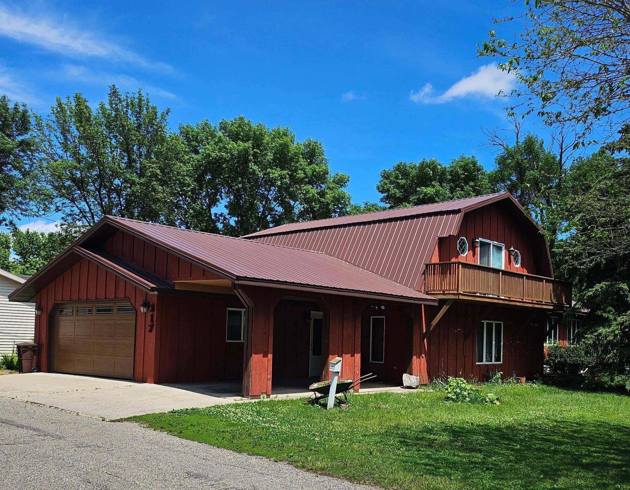 217 N 11th ST,  Montevideo,  MN 56265