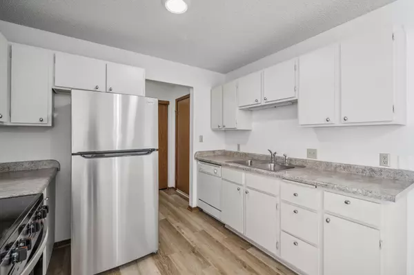 Saint Paul, MN 55102,311 Pleasant AVE #501