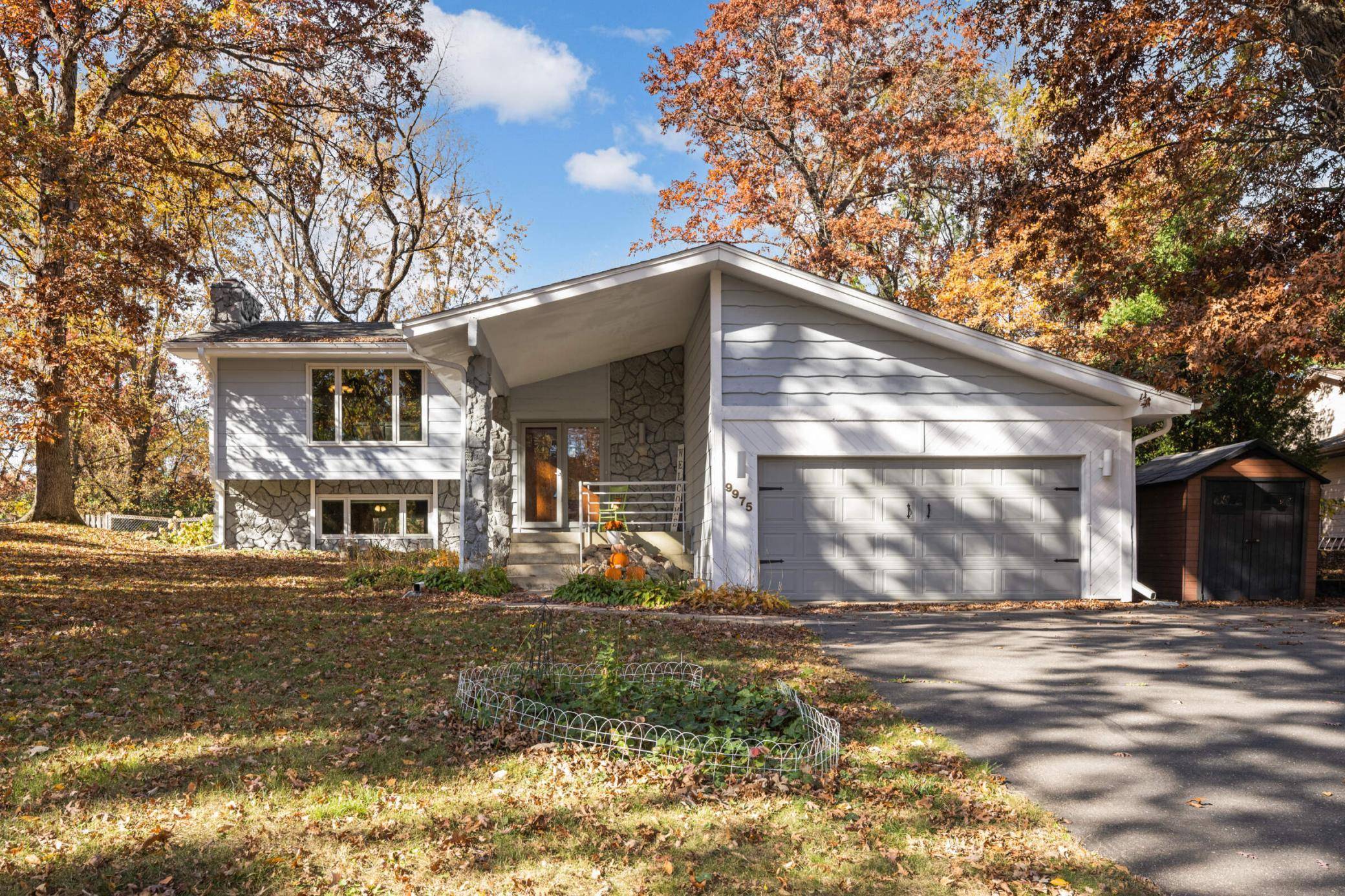 9975 178th ST W,  Lakeville,  MN 55044