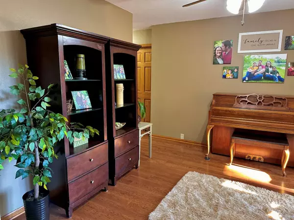 North Mankato, MN 56003,1518 Castle DR