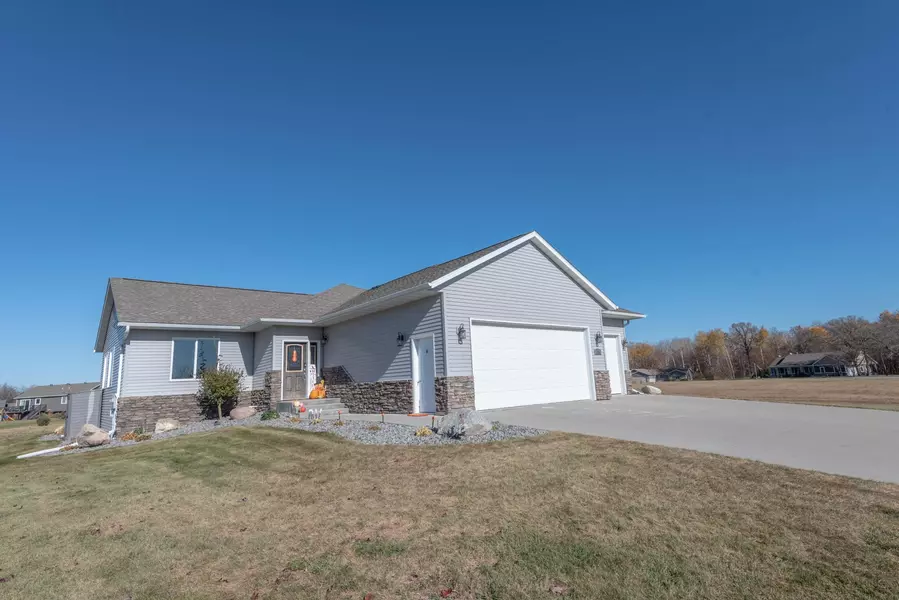 1958 Middle Creek RD, Detroit Lakes, MN 56501