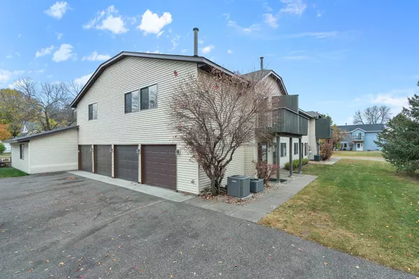 Oakdale, MN 55128,1562 Helmo AVE N