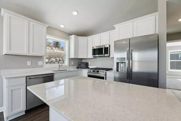 Buffalo, MN 55313,811 Erickson LN