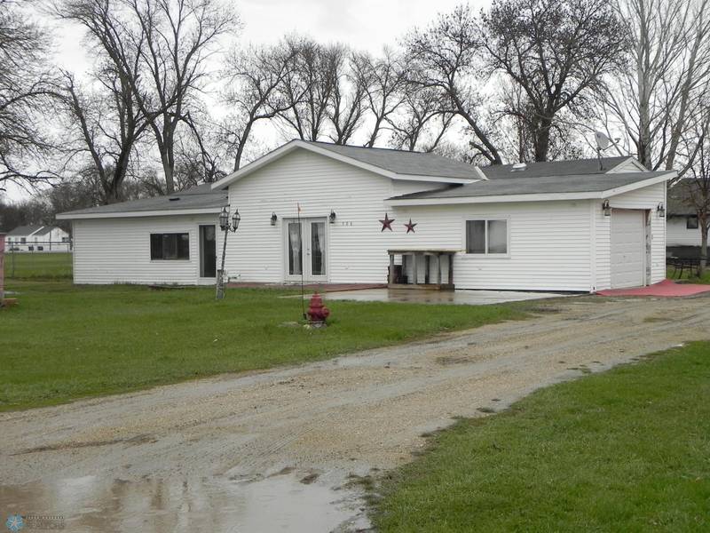 106 2nd AVE N, Mooreton, ND 58061