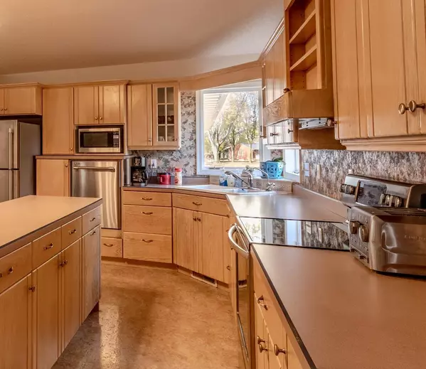 Waseca, MN 56093,36800 Knoll DR