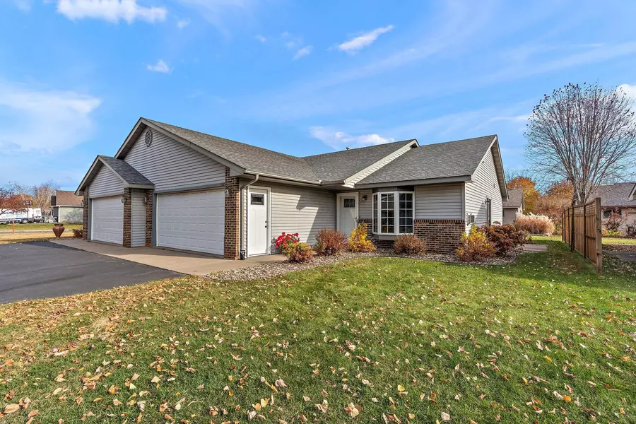 1902 Lupine DR, Hudson, WI 54016