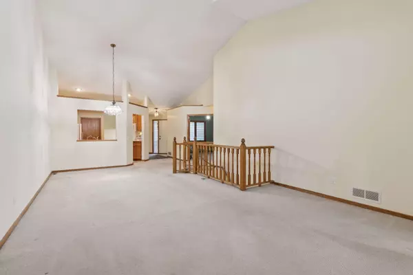 Eagan, MN 55122,4190 Starbridge CT