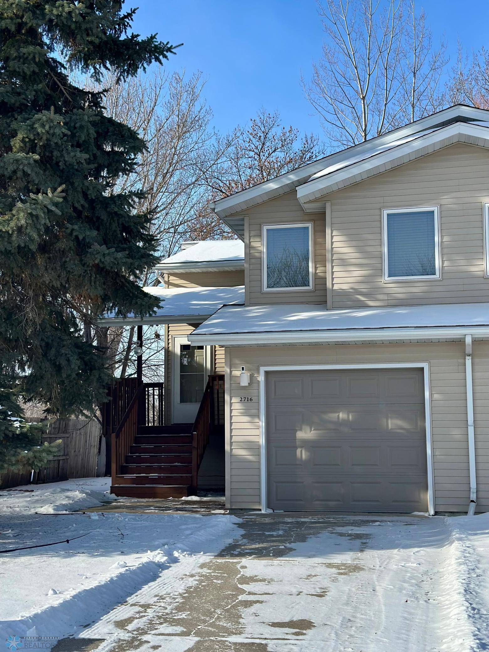 2716 26th Street CIR S,  Moorhead,  MN 56560