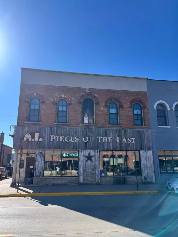 79 E 2nd ST, Winona, MN 55987