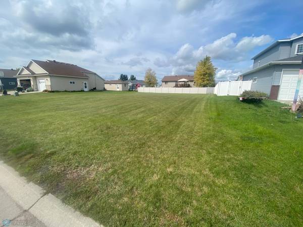 1110 Southwood DR, Dilworth, MN 56529