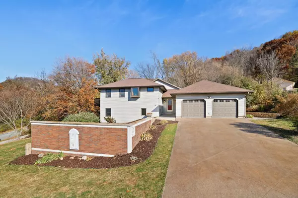 567 Bluff DR, La Crescent Twp, MN 55947