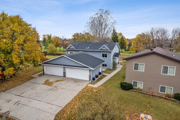 2828 26th Street CIR S, Moorhead, MN 56560