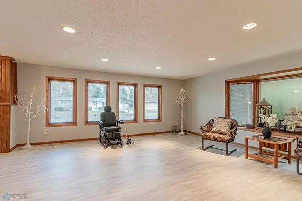 West Fargo, ND 58078,627 7th AVE W