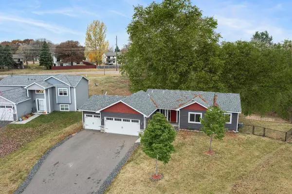 710 Edgewood ST SW, Isanti, MN 55040