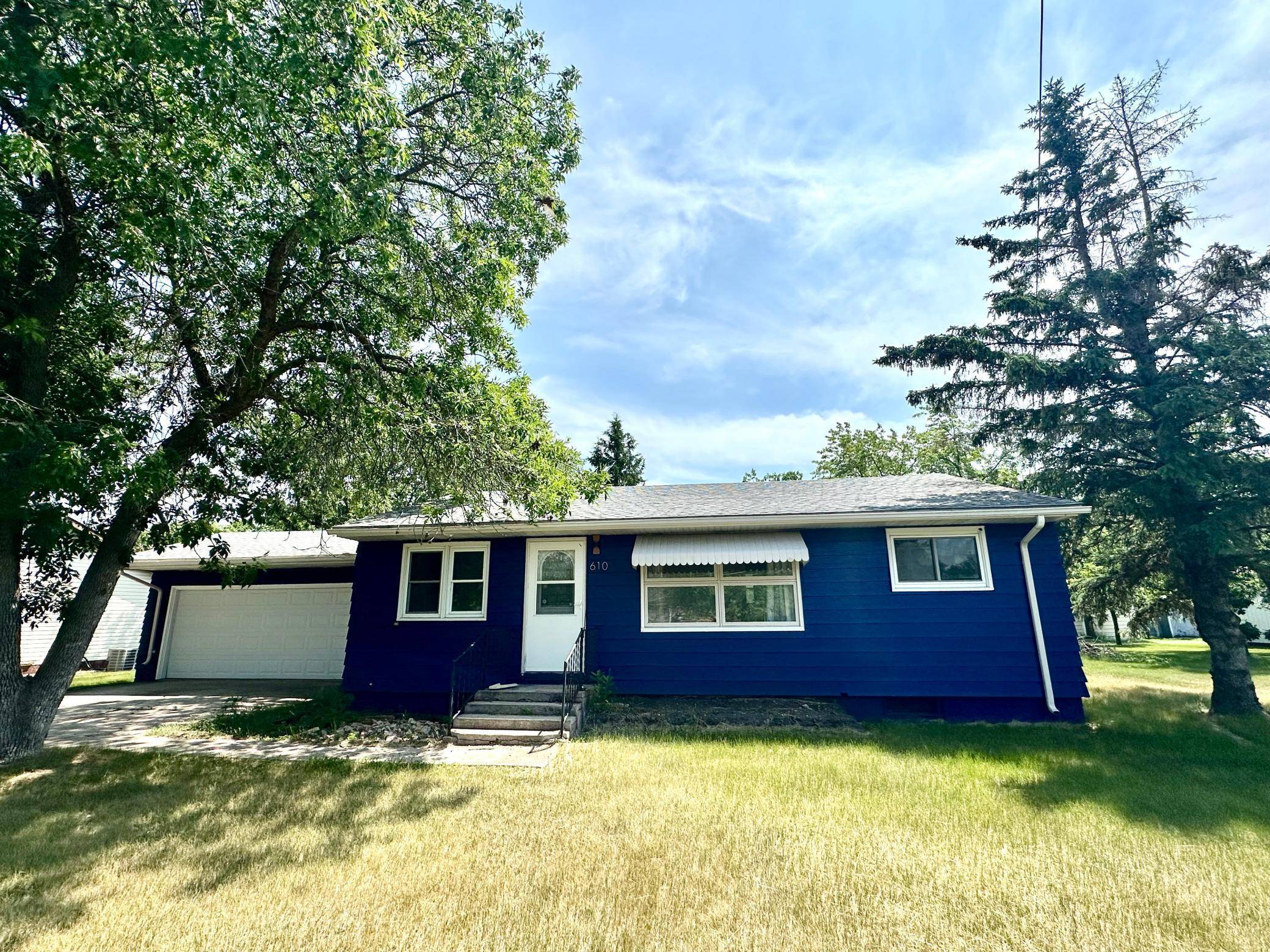 610 S Main ST, Badger, MN 56714