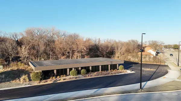 310 W West College DR, Marshall, MN 56258