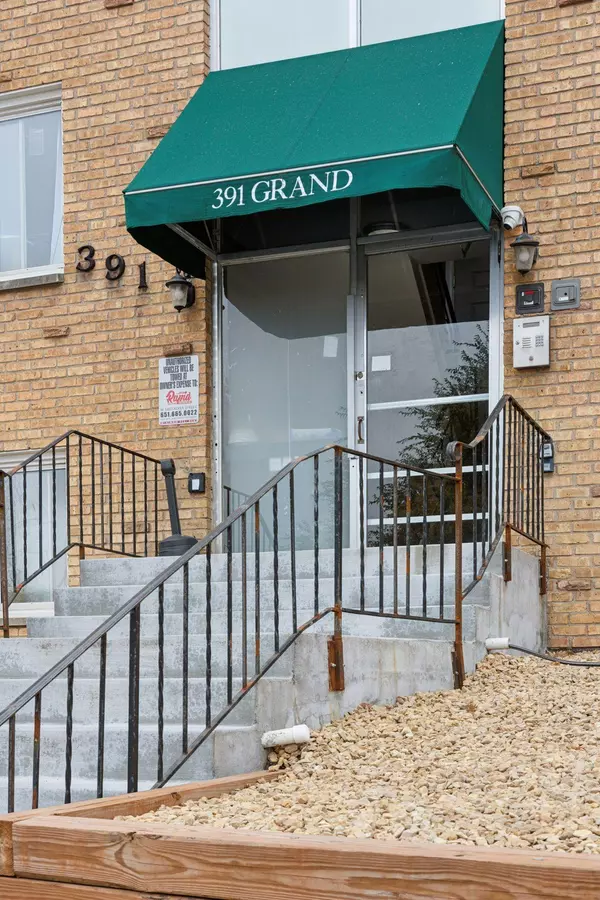 Saint Paul, MN 55102,391 Grand AVE #305