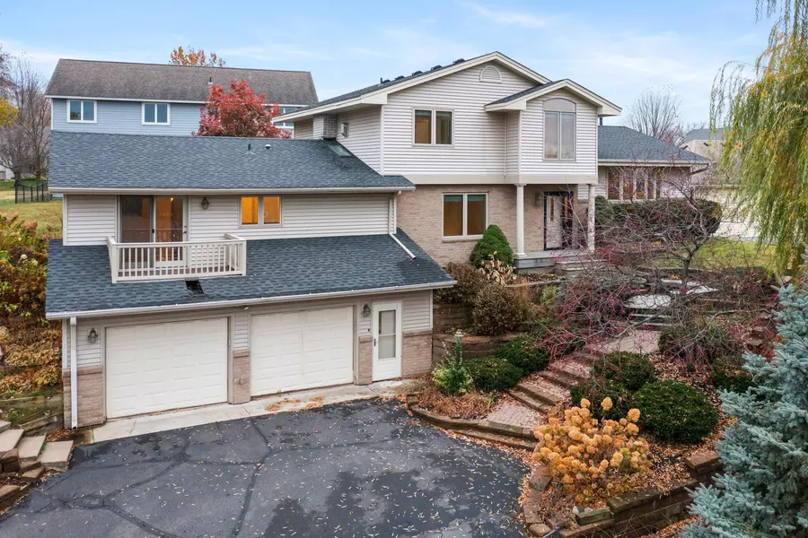 508 Chapel CT, Eagan, MN 55121