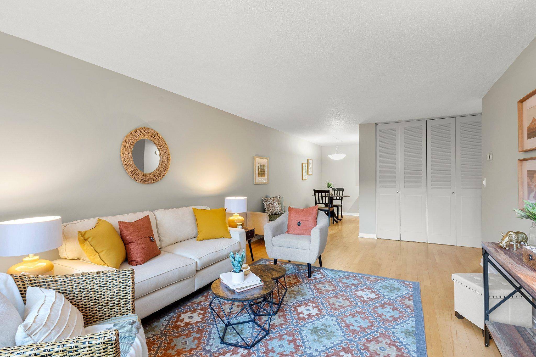Minneapolis, MN 55403,1770 Bryant AVE S #207