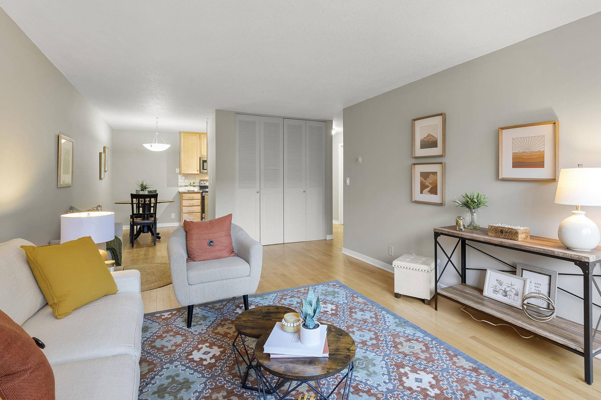 1770 Bryant AVE S #207, Minneapolis, MN 55403