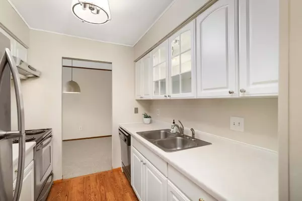 Roseville, MN 55113,2210 Midland Grove RD #306