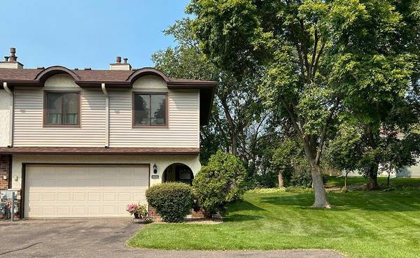 8836 N Maplebrook CT, Brooklyn Park, MN 55445