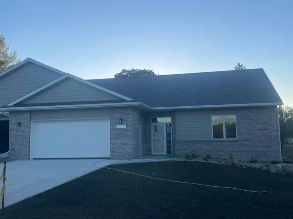 1207 S Shore DR, Worthington, MN 56187