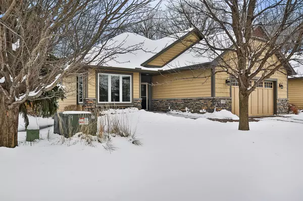 15555 Drake CIR NW, Prior Lake, MN 55372