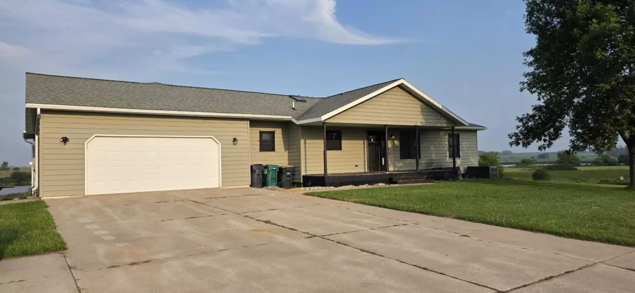 1100 Eastbay AVE, Balaton, MN 56115