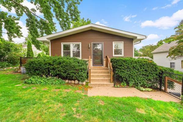 307 Churchill ST E, Stillwater, MN 55082