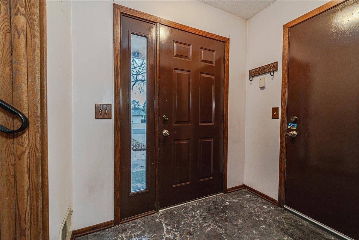 Champlin, MN 55316,7201 122nd AVE N