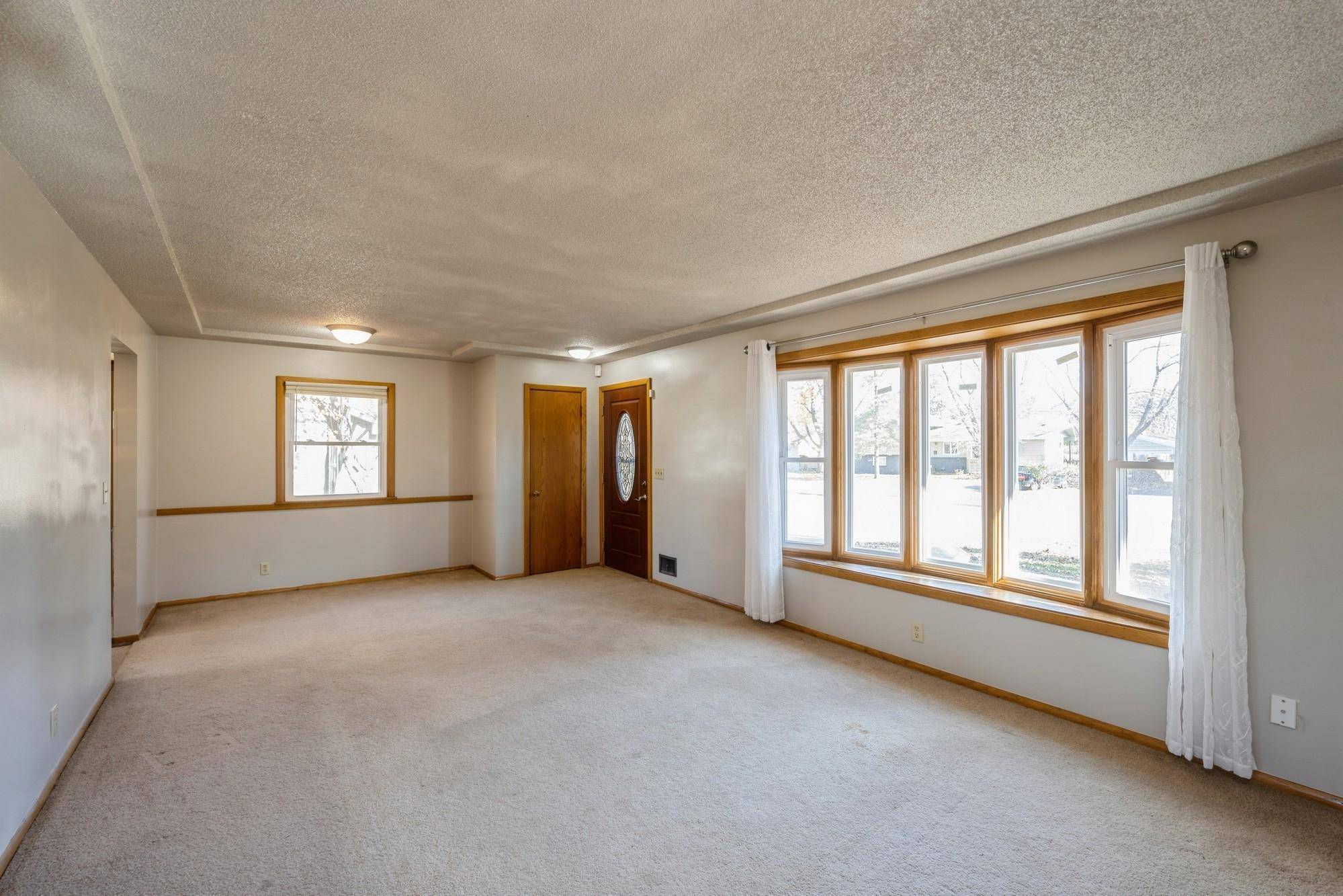 Brooklyn Center, MN 55429,6731 Drew AVE N