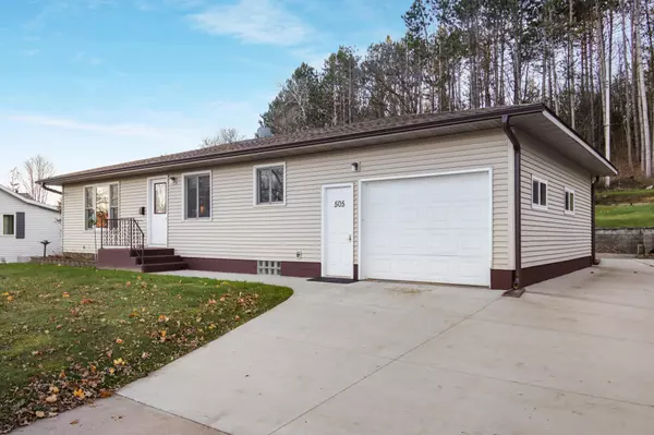 505 Maple ST,  Glenwood City,  WI 54013