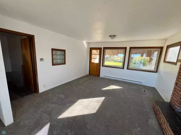 Jamestown, ND 58401,320 10th AVE NE