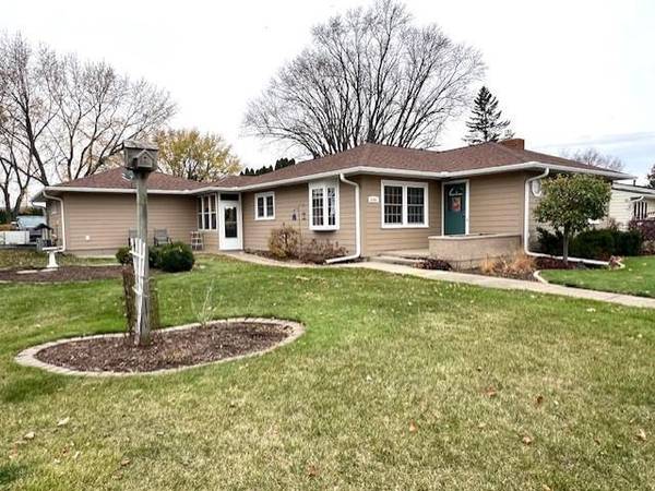 1405 N High ST, Lake City, MN 55041