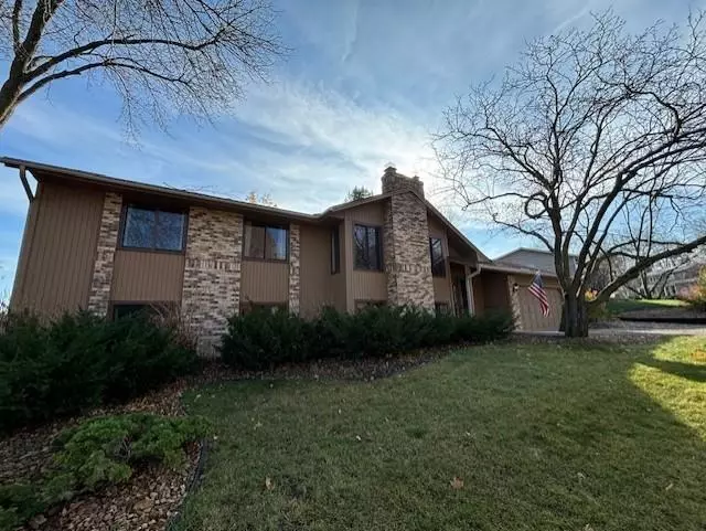 6911 Autumn TER, Eden Prairie, MN 55346