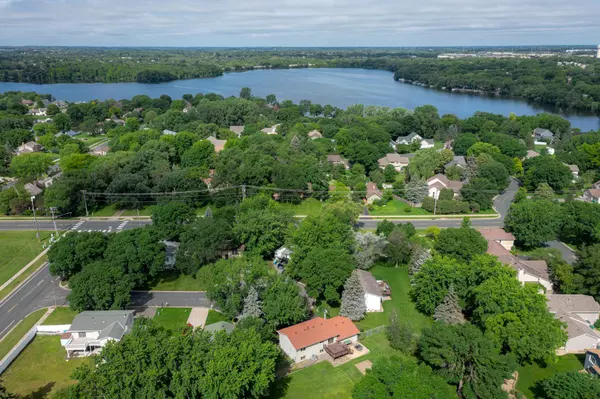 Maple Grove, MN 55369,8922 Annapolis LN N