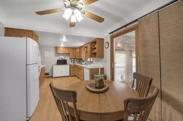 Hutchinson, MN 55350,845 Maple ST NE