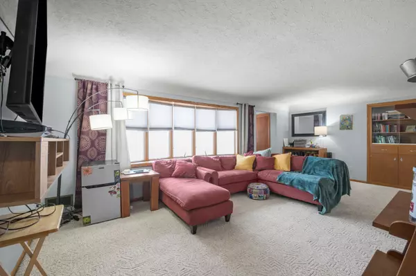 Hutchinson, MN 55350,845 Maple ST NE