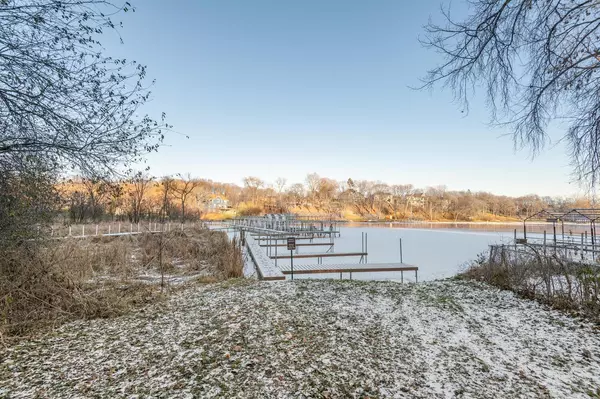 Minnetrista, MN 55364,5515 Ridgewood CV