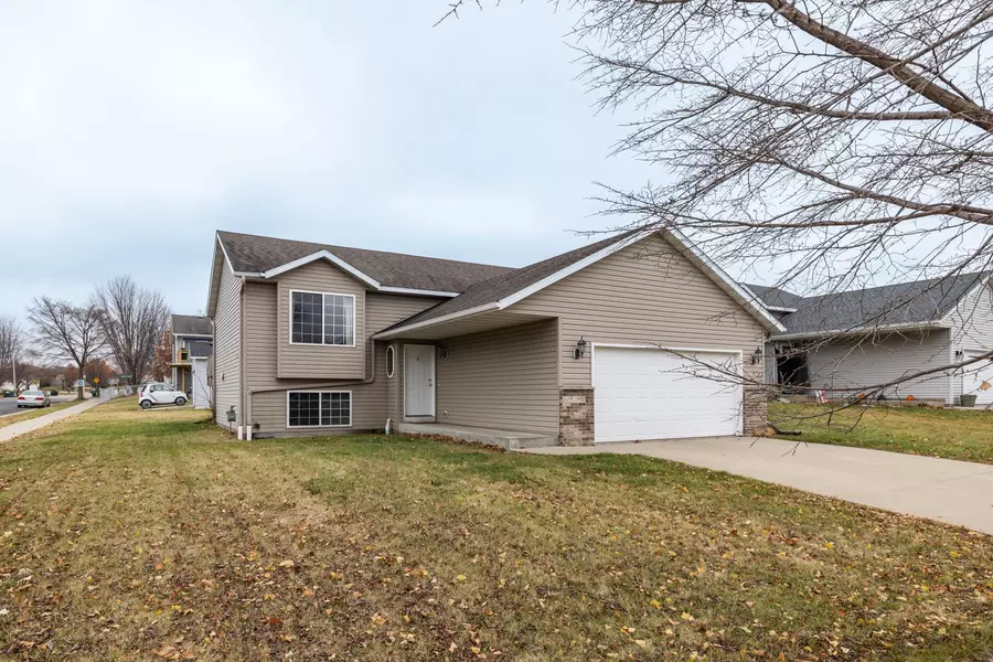 2892 Tomah PL NW, Rochester, MN 55901