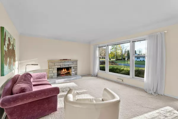 Edina, MN 55424,5809 Halifax AVE S