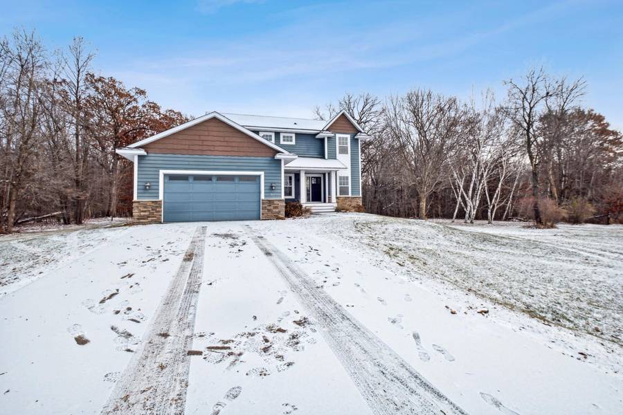 24609 Kestrel AVE, Chisago Lake Twp, MN 55073