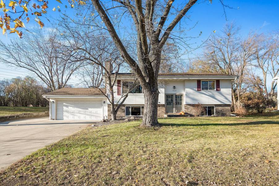 10324 Columbus RD, Bloomington, MN 55420