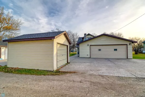 Barnesville, MN 56514,209 4th ST NE