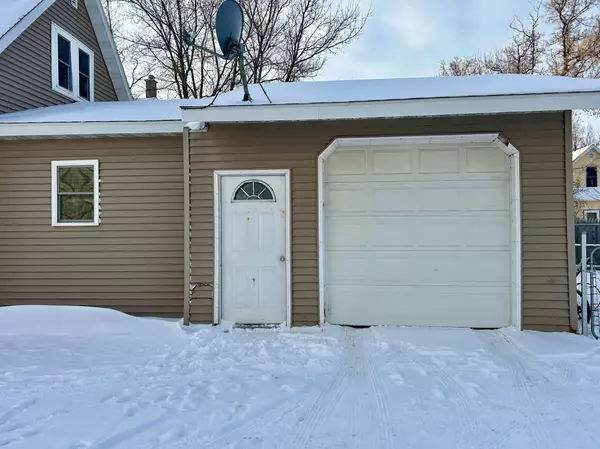 Thief River Falls, MN 56701,115 4th ST W